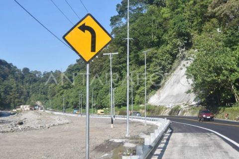 Penanganan jalan pascabencana rampung di Lembah Anai