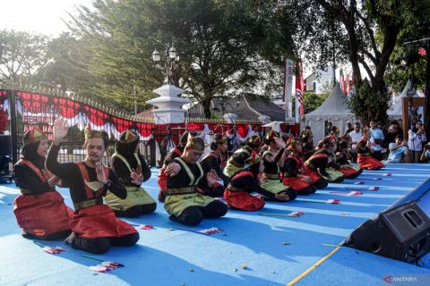 Penari down syndrome di parade Suara Inklusi untuk Semua 2026