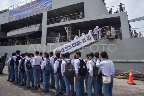 Perpanjangan openship KRI Teluk Kendari di Padang