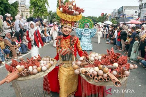Sekitar 10.000 peserta ramaikan karnaval Kemerdekaan HUT ke-81 RI di Aceh