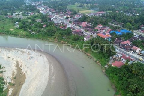 Erosi sungai Batang Anai makin melebar di Padang Pariaman