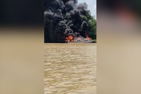 Speedboat Sekatak terbakar di perairan Salimbatu, 22 penumpang selamat
