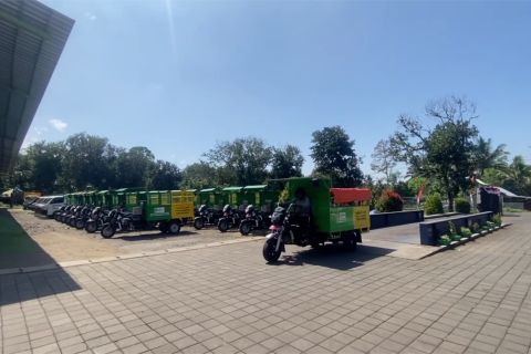 Banyuwangi terima 40 armada pendukung pengelolaan sampah