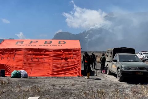 Kebakaran Bromo meluas, satgas dibentuk dan titik api baru muncul