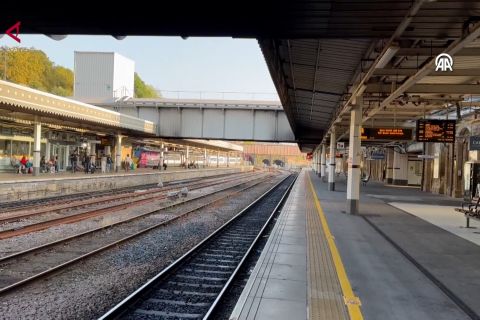 Layanan kereta Inggris lumpuh akibat pemadaman listrik di Birmingham