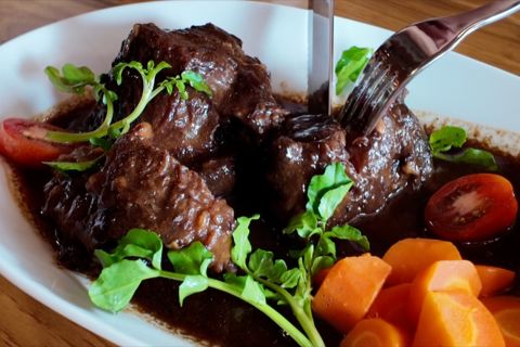 Saat steak wagyu bertemu cita rasa nusantara di satu meja