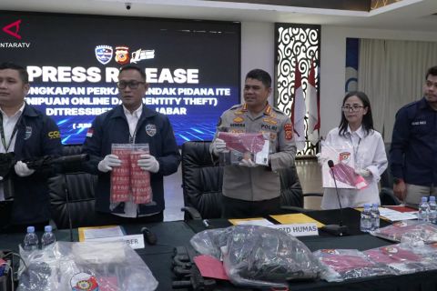 Polda Jabar ungkap sindikat penipuan online bermodus jadi anggota TNI