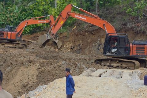 PUPR kebut buka akses jalan akibat longsor terdampak bencana Sumatera