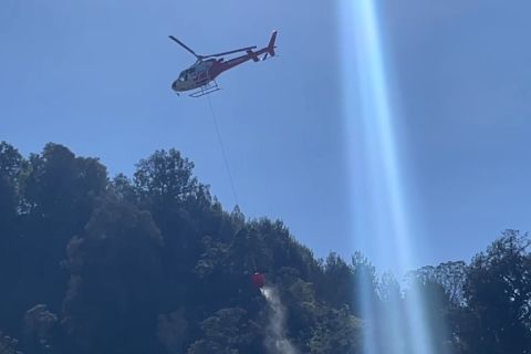 Helikopter water bombing dikerahkan untuk padamkan kebakaran Semeru