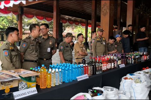 Pemkot Solo tegaskan tak ada toleransi bagi penjual miras tanpa izin