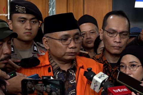 Yaqut minta KPK buktikan kerugian negara Rp622 miliar