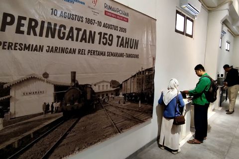 Edukasi lewat pameran 159 tahun kereta api pertama di Indonesia