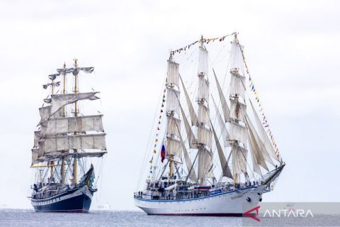 Lautan Vladivostok mendadak meriah! Intip pesona parade 1.000 perahu layar di Rusia