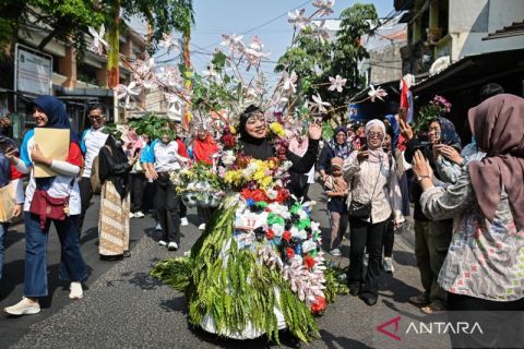 Keseruan Gebyar Bunga 2026, parade kostum hingga ondel-ondel raksasa