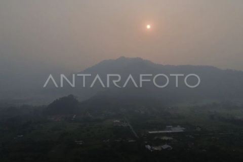 Kabut asap pekat di Sumatera Barat