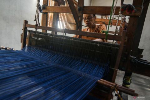 Kontribusi Industri tekstil dalam perekonomian nasional