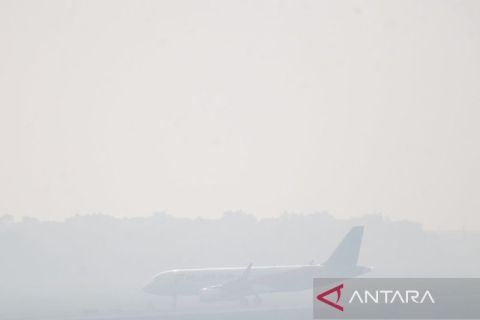 Kabut asap turunkan jarak pandang di Bandara Internasional Sultan Mahmud Badaruddin
