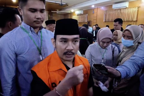 Bupati Bekasi nonaktif Ade Kuswara divonis enam tahun penjara