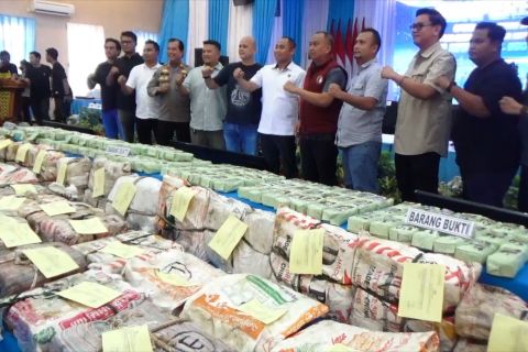 Tim gabungan tangkap kapal asing pembawa 800 kg ketamine di Anambas