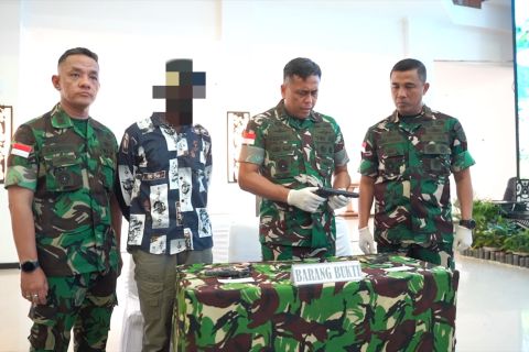 Lima anggota OPM kembali ke NKRI, serahkan tiga senjata api