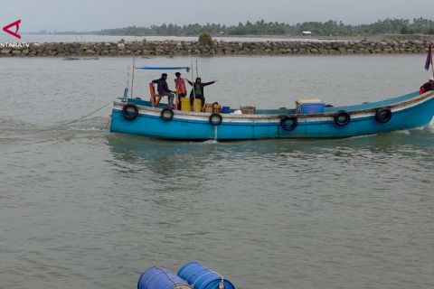 Kuala Meureudu mulai bisa dilintasi perahu nelayan