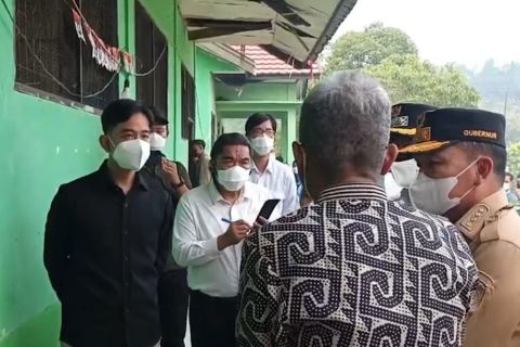 Wapres tinjau sekolah di tengah kabut asap karhutla Palangka Raya