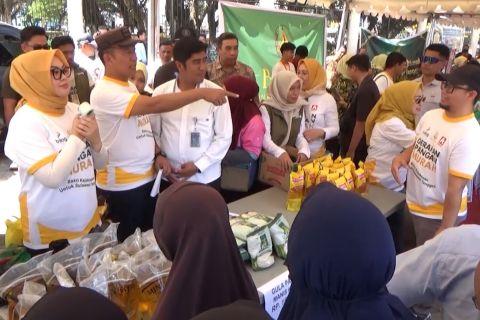 Tekan inflasi dan bantu warga Kejati Sultra gelar pangan murah