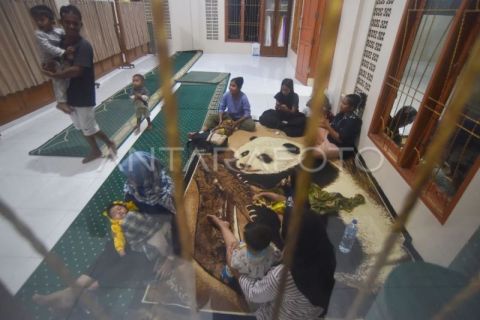 Pengungsi banjir bandang di Padang