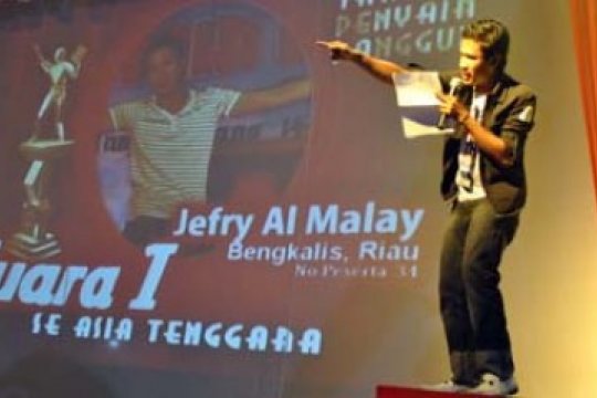 Jefry AL Malay Juara I Tarung Penyair se-Asia Tenggara Page 1 Small