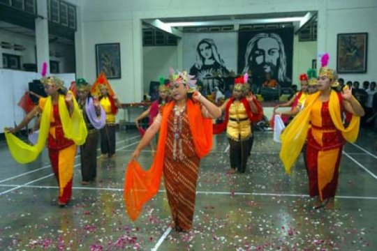 Tarian Lengger Gunung Sumbing Menyentuh Seminaris