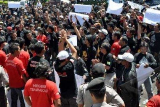 HADANG GUBERNUR Page 1 Small