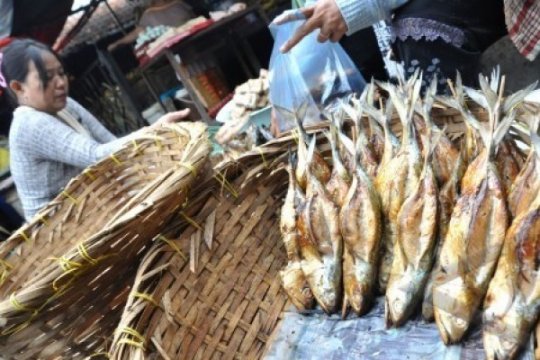 PENJUAL IKAN PANGGANG Page 1 Small