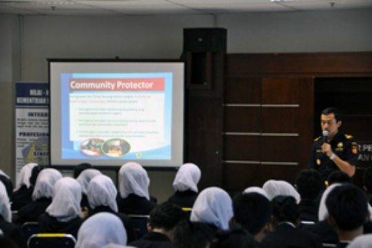 Berbagi Ilmu dan Pengalaman Kepada Magistra Utama