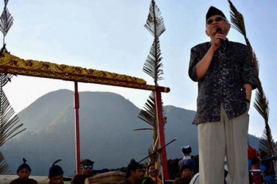 Mantra Lima Gunung Serbu Kota