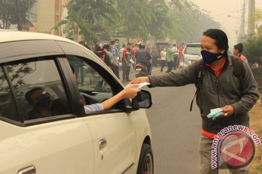 Pj Gubernur Kalteng Bagi masker Page 3 Small