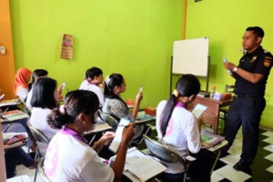 Sebelum Berangkat, TKI Terima Sosialisasi Dari Bea Cukai