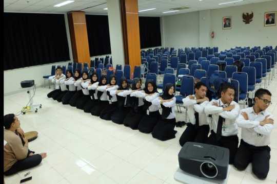 Pegawai Bea Cukai Lestarikan Tari Saman