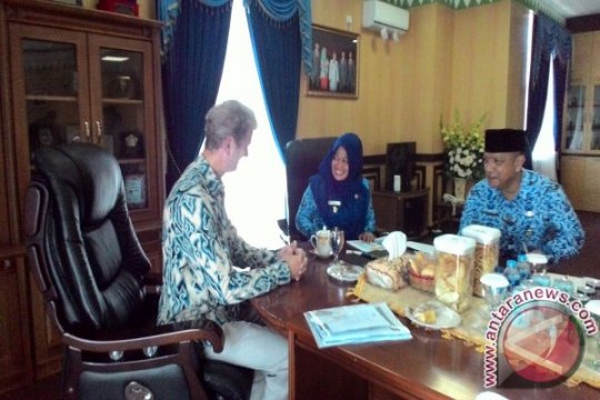 Counsellor Kedutaan Australia Bertemu Bupati Natuna Page 2 Small