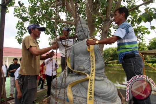 Pemasangan Patung Buddha  Page 1 Small