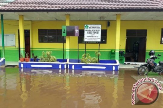 Banjir Genangi Baamang Kotim Page 2 Small