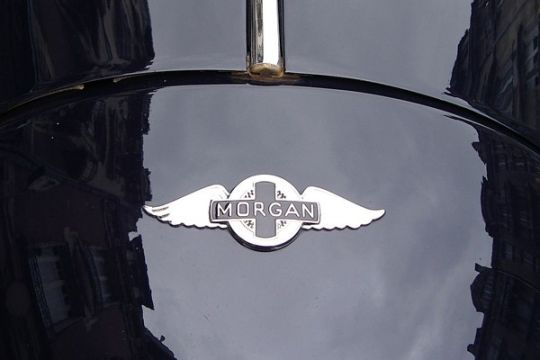 Produsen Mobil asal Inggris kini juga Jualan Bir