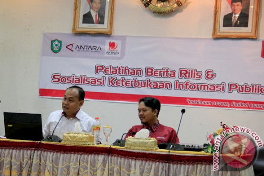 Pelatihan Berita Rilis dan Sosialisasi KI Kalteng Page 4 Small