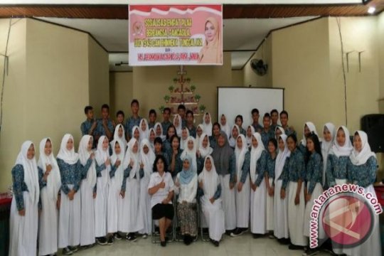 Anggota MPR RI Kunjungi SMK dan UMP Page 1 Small