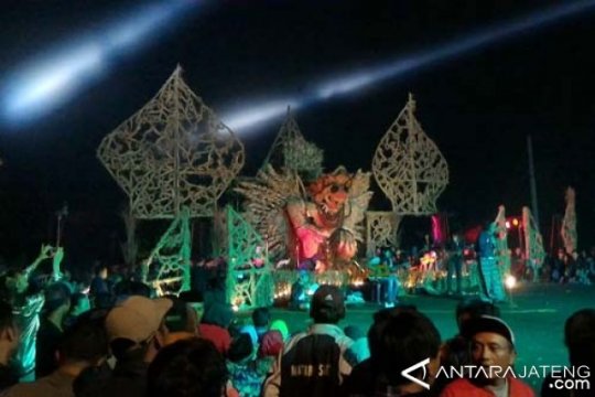Gergeran "Mari Goblok Bareng" Festival Lima Gunung  