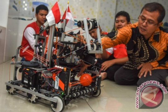 Pemenang Kompetisi Robotik Internasional Page 1 Small