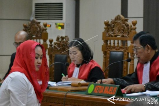 SIDANG KASUS SUAP KLATEN Page 1 Small