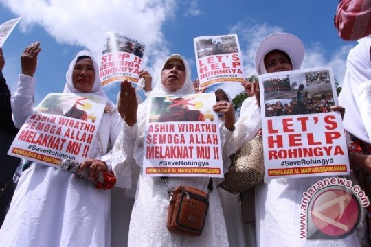 Aksi Solidiritas Untuk Muslim Rohingya Page 1 Small