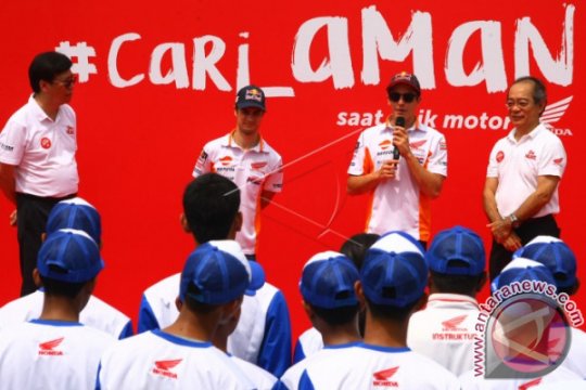 Marquez dan Pedrosa Beri Pelatihan Singkat Berkendara di Indonesia Page 2 Small