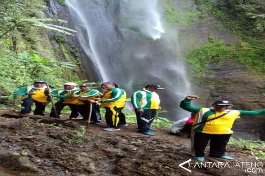 Curug Sirawe Pesona Alam Tersembunyi di Batang 