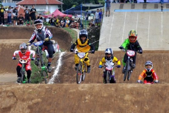 BALAP SEPEDA BMX Page 1 Small